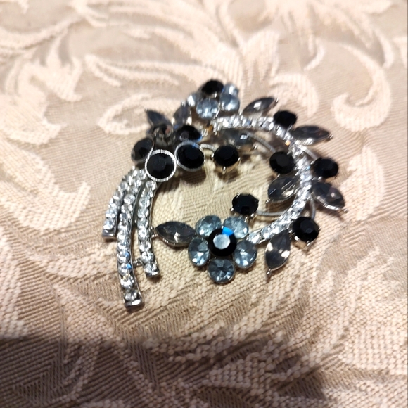 🖤🩶🤍 Sultry Vintage Art Deco Nouveau Rhinestone Brooch - Picture 4 of 11